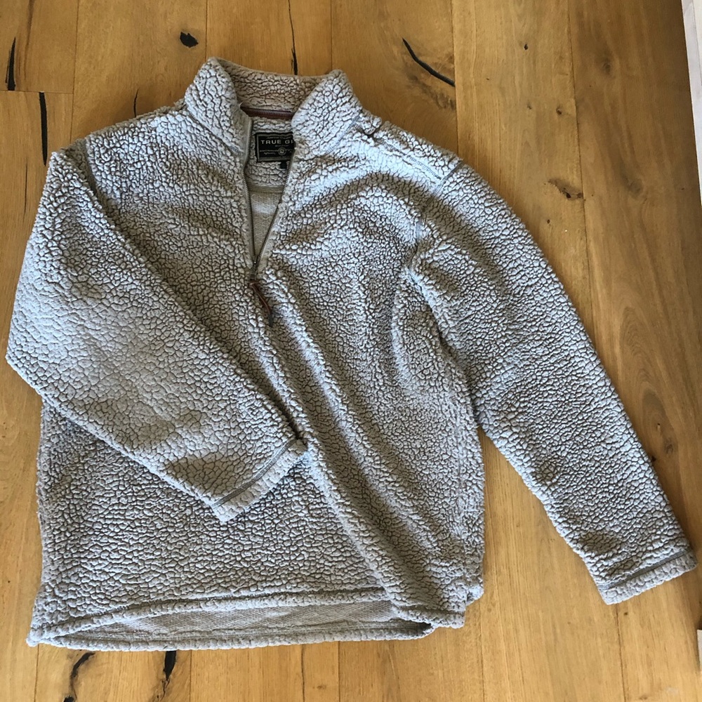 Large men’s true grit pullover